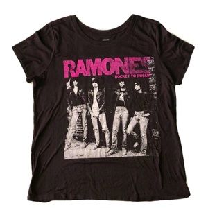 Women’s Vintage The Ramones band t-shirt size 2x